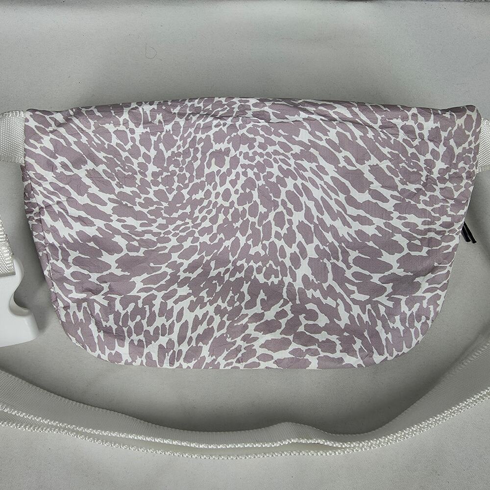 ALOHA COLLECTION x VUORI BELT BAG - COATED TYVEK - LAVENDER PRINT - 8.5" - Picture 8 of 11